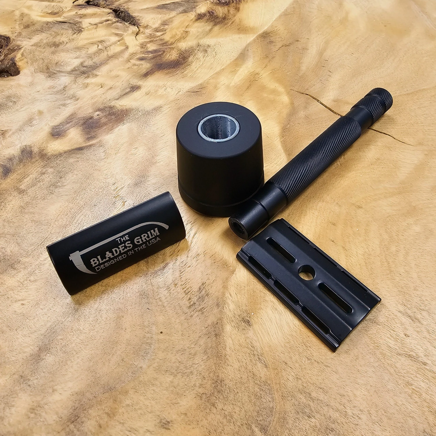 Grim Blades Double Edge Safety Razor With Stand 5 Grim Blades Double Edge Safety Razor With Stand - Image 3