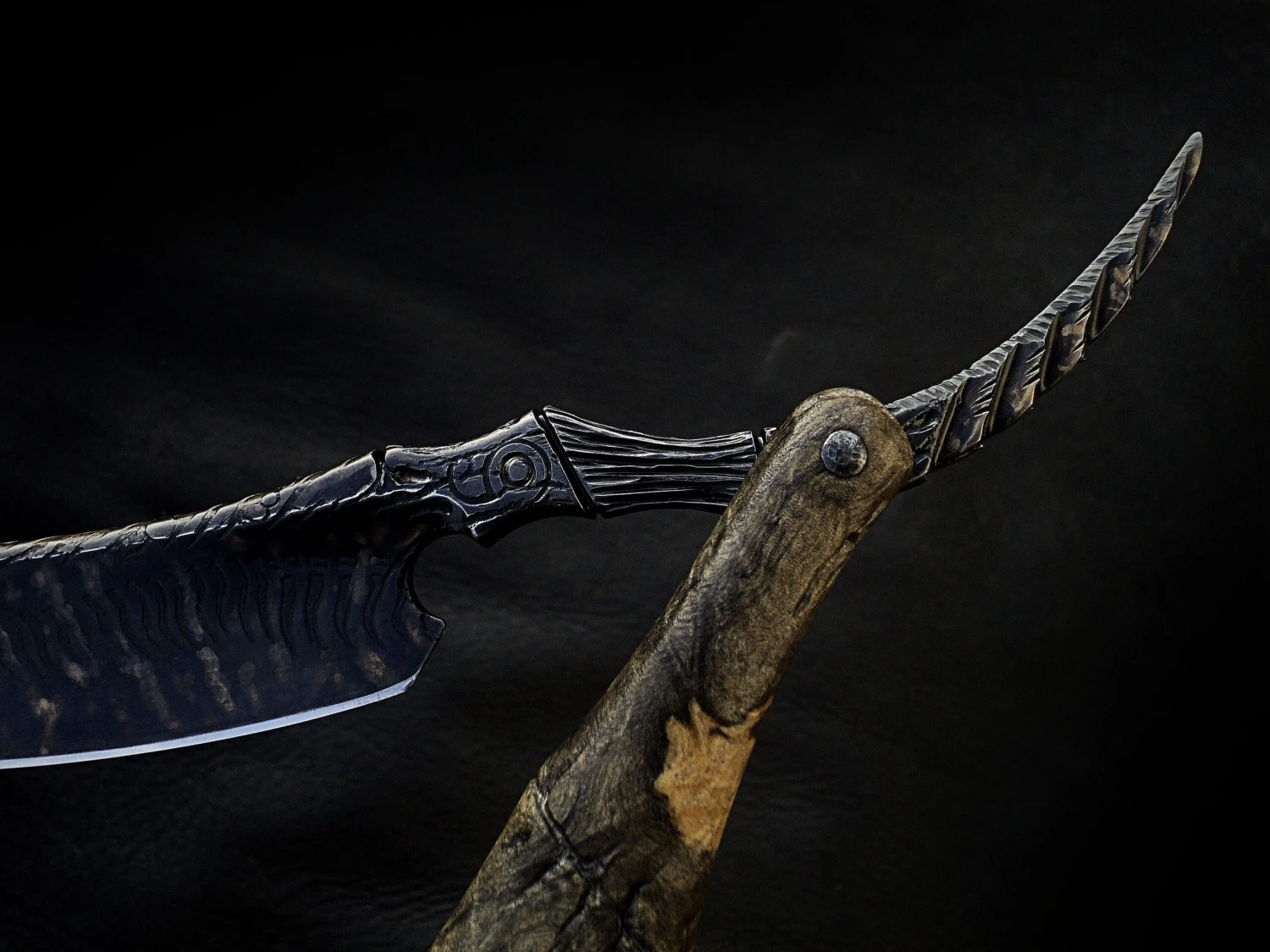 Dylan Farnham Buckeye Burl Sculpted Straight Razor 9 Dylan Farnham Buckeye Burl Sculpted Straight Razor - Image 7