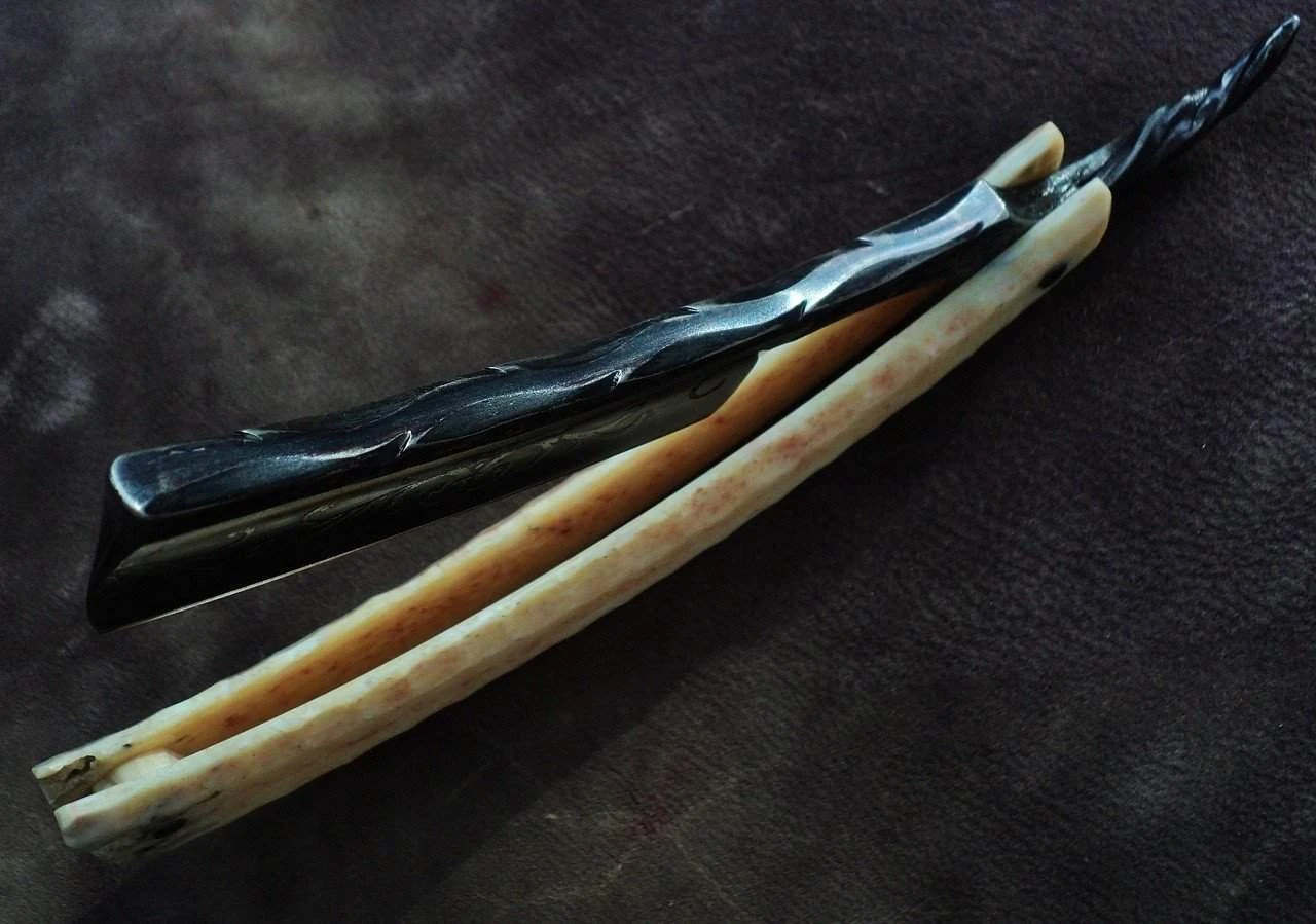 SOLD-Dylan Farnham #65 Straight Razor W/ Sheath 5 SOLD-Dylan Farnham #65 Straight Razor W/ Sheath - Image 3